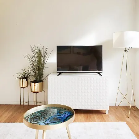 Apartment Charming Close To Lx Factory Lissabon