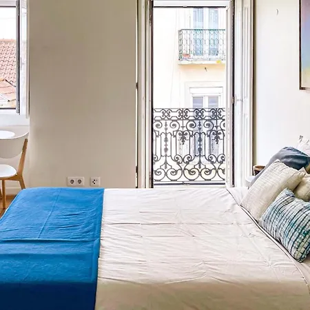 Apartment Charming Close To Lx Factory